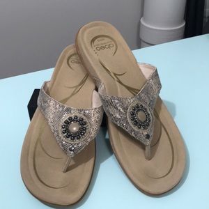 Abeo Beige and Silver Sandals
